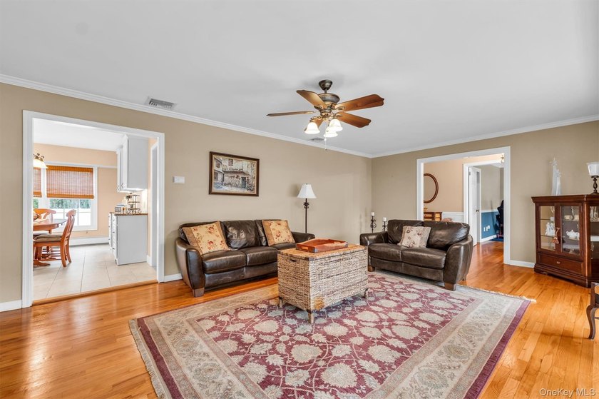 Welcome to your next obsession! This impeccably maintained - photo 30