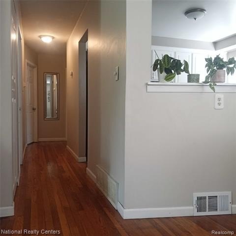 Come and see this beautifully maintained ranch style home with - photo 10