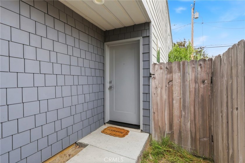 Welcome to 243 E. Home Street, a beautifully maintained - photo 4