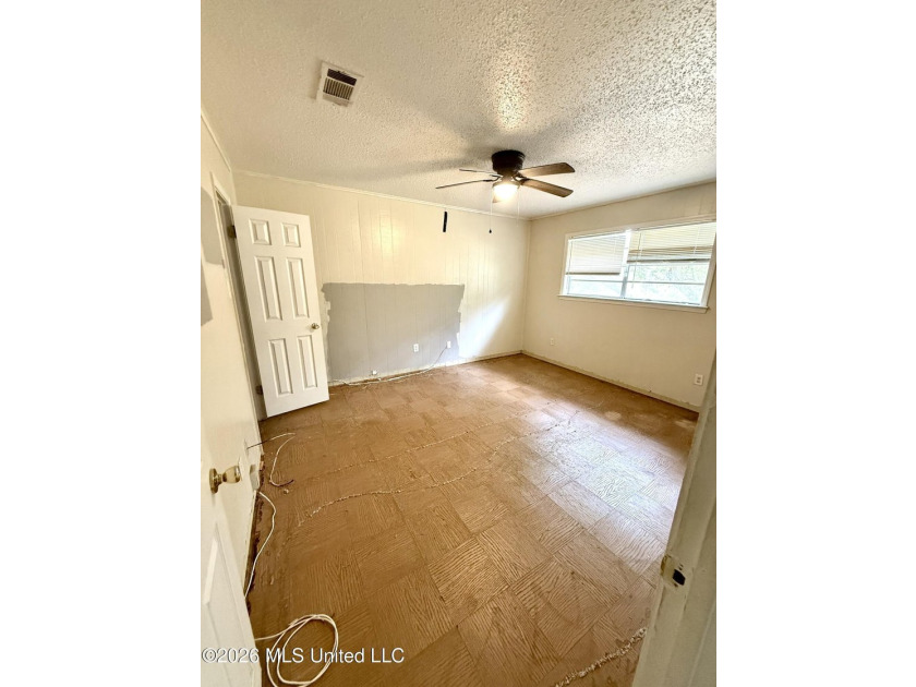 AS-IS Investment Opportunity in Ocean Springs! Unlock the - photo 9