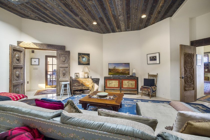 This landmark Ketchum Core property presents a rare opportunity - photo 13