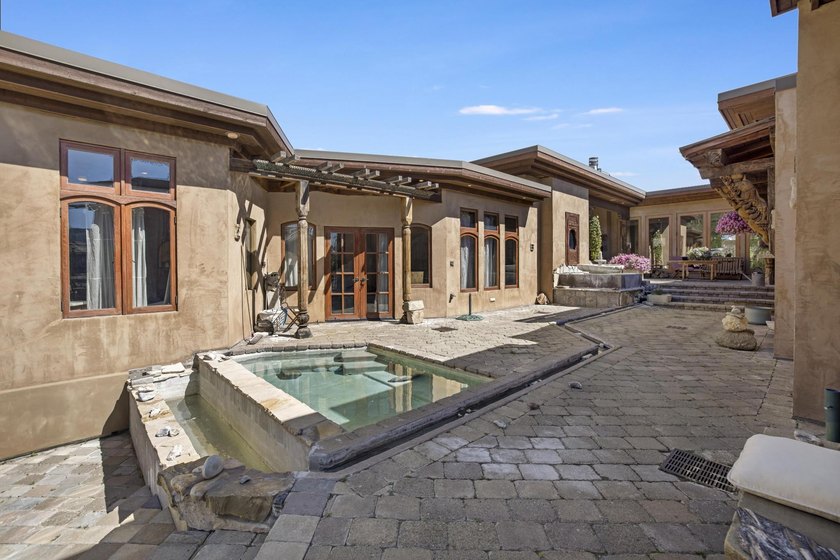 This landmark Ketchum Core property presents a rare opportunity - photo 30