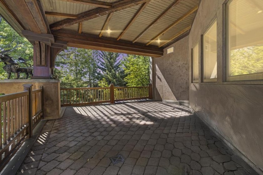 This landmark Ketchum Core property presents a rare opportunity - photo 32