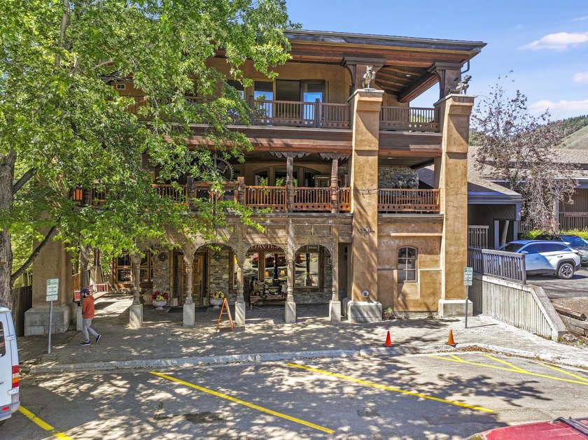 This landmark Ketchum Core property presents a rare opportunity - photo 35