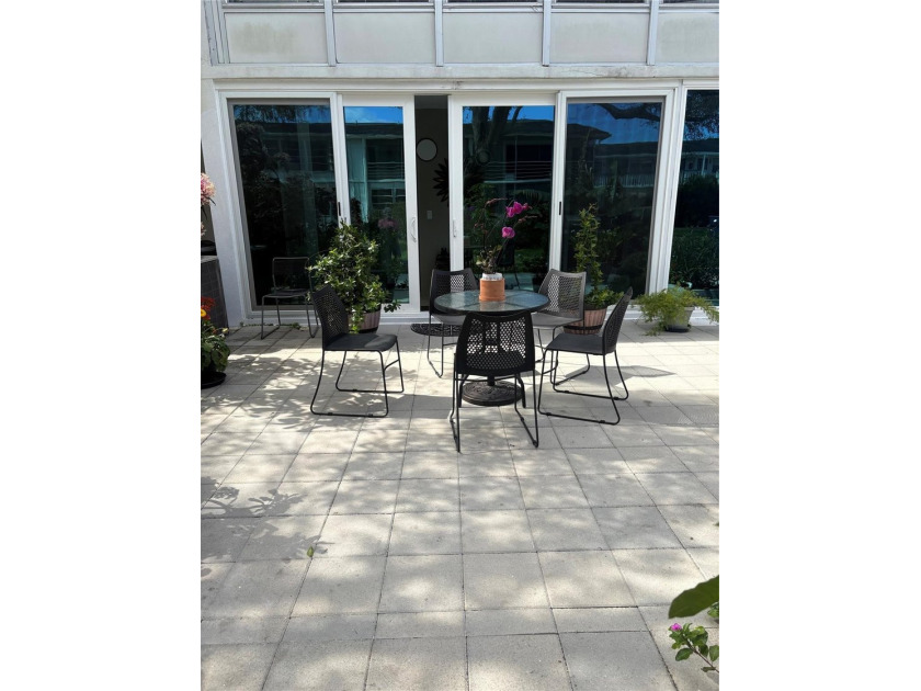 Come live and enjoy this resort-style community with many - photo 2