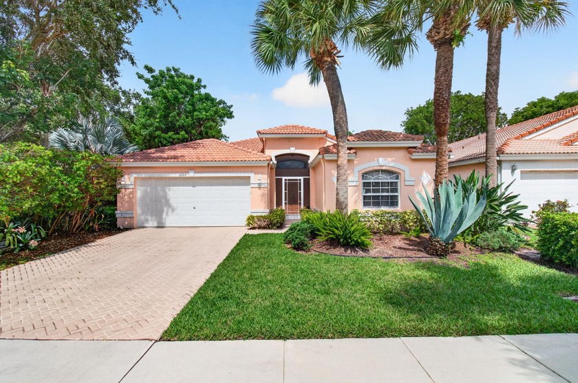 Welcome to this charming 3-bedroom, 2-bathroom single-family - photo 3