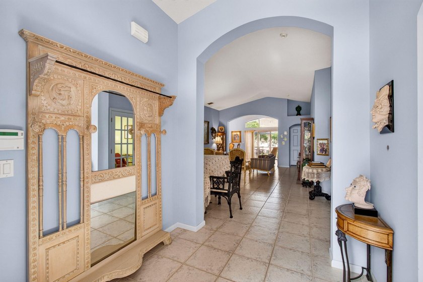 Welcome to this charming 3-bedroom, 2-bathroom single-family - photo 9