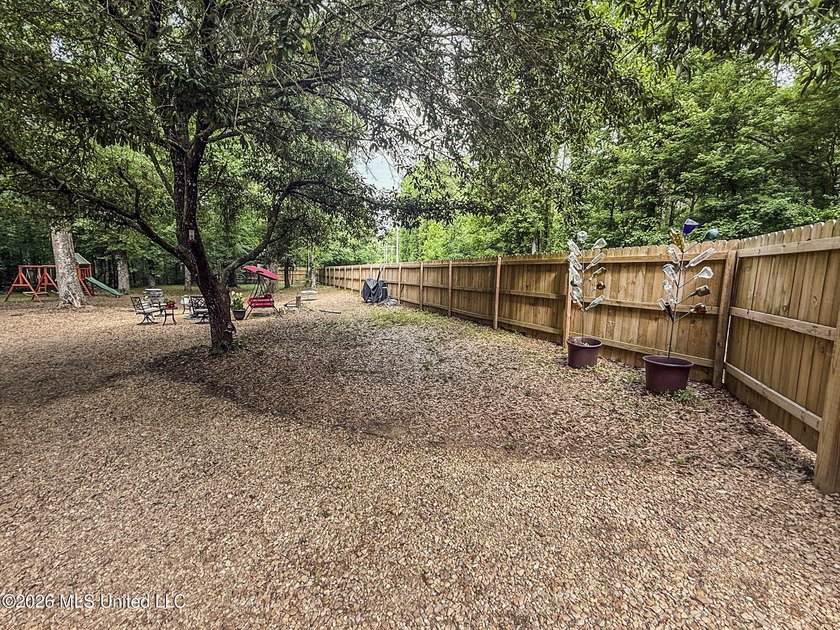 Discover your own private retreat on 23 breathtaking wooded - photo 7