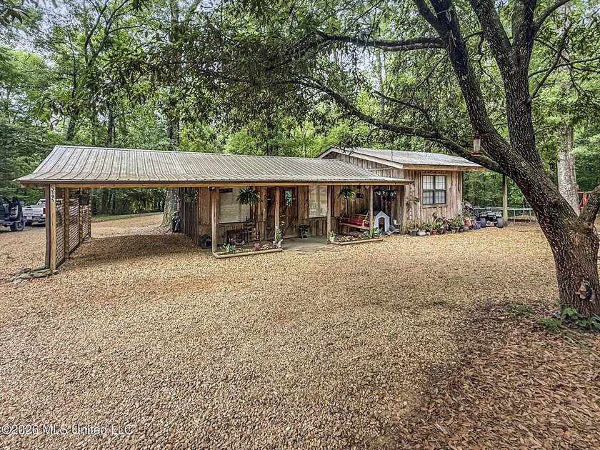 Discover your own private retreat on 23 breathtaking wooded - photo 9
