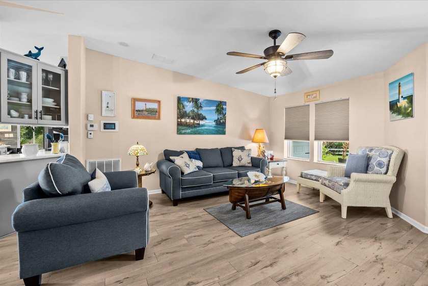 Florida living at its finest in this fully updated Presidents - photo 5