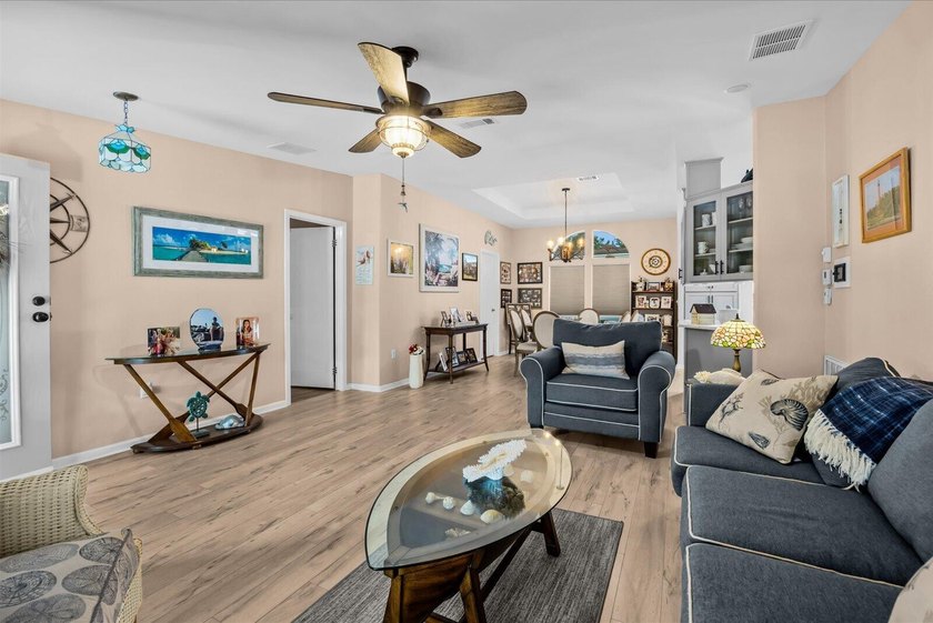 Florida living at its finest in this fully updated Presidents - photo 6