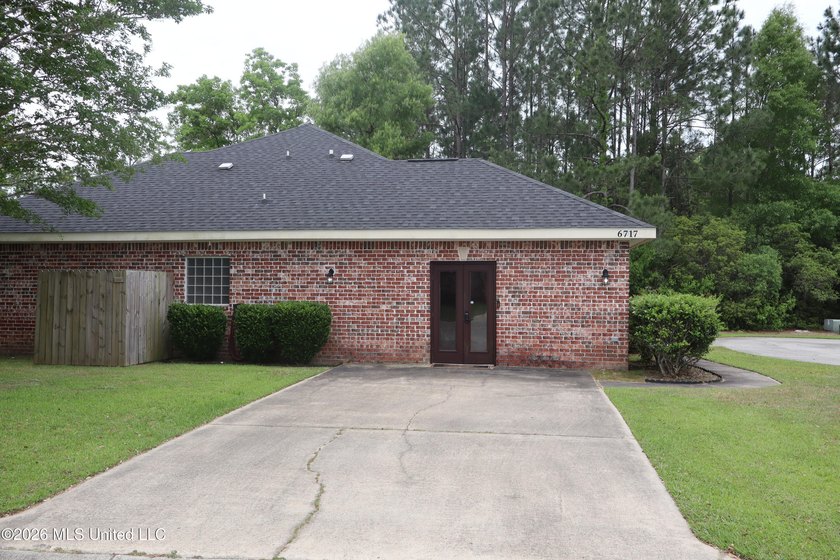 SELLER WILL PAY $5,000.00 TOWARD BUYERS CLOSING COST OR POINT - photo 6