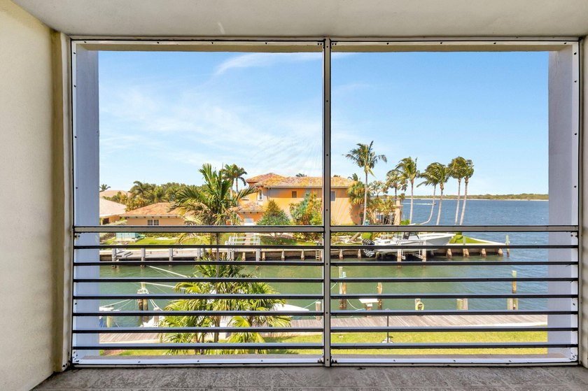 105 Paradise Harbour Blvd 307 - photo 2