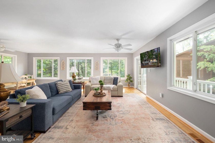 Welcome home to 103 Hillside Drive! Your private retreat in the - photo 14