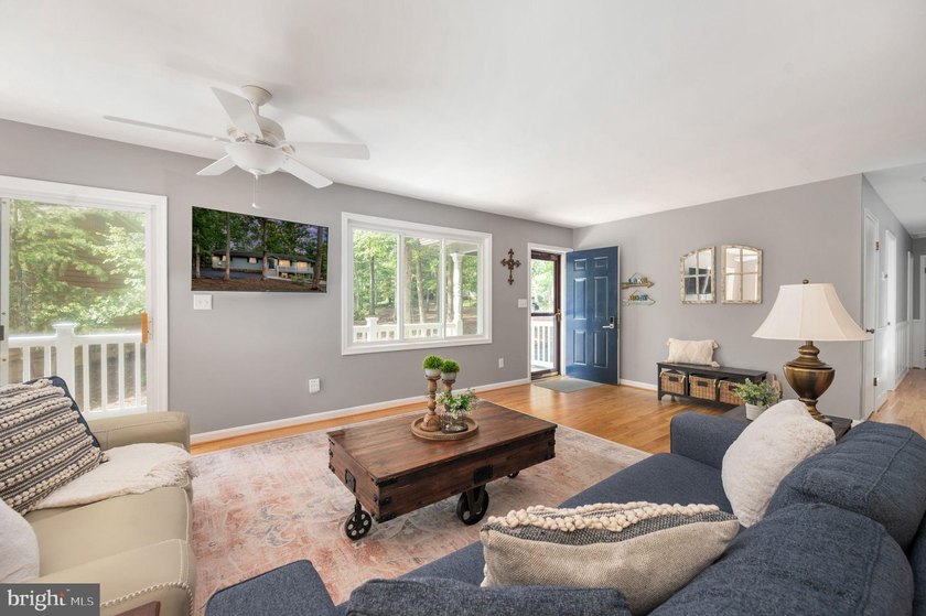 Welcome home to 103 Hillside Drive! Your private retreat in the - photo 19