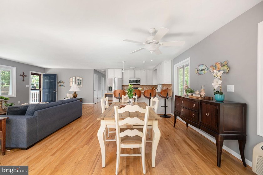 Welcome home to 103 Hillside Drive! Your private retreat in the - photo 22