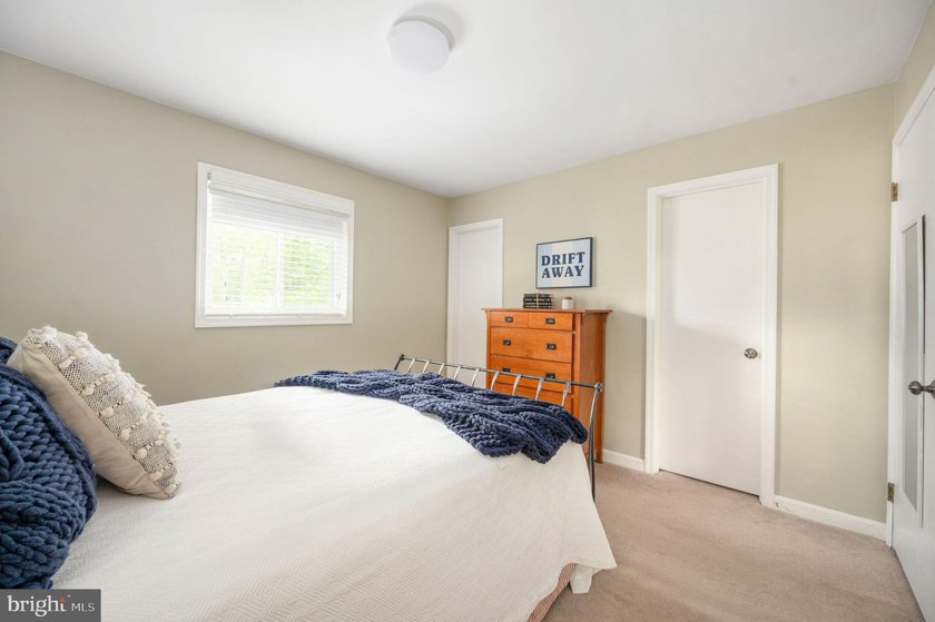 Welcome home to 103 Hillside Drive! Your private retreat in the - photo 32