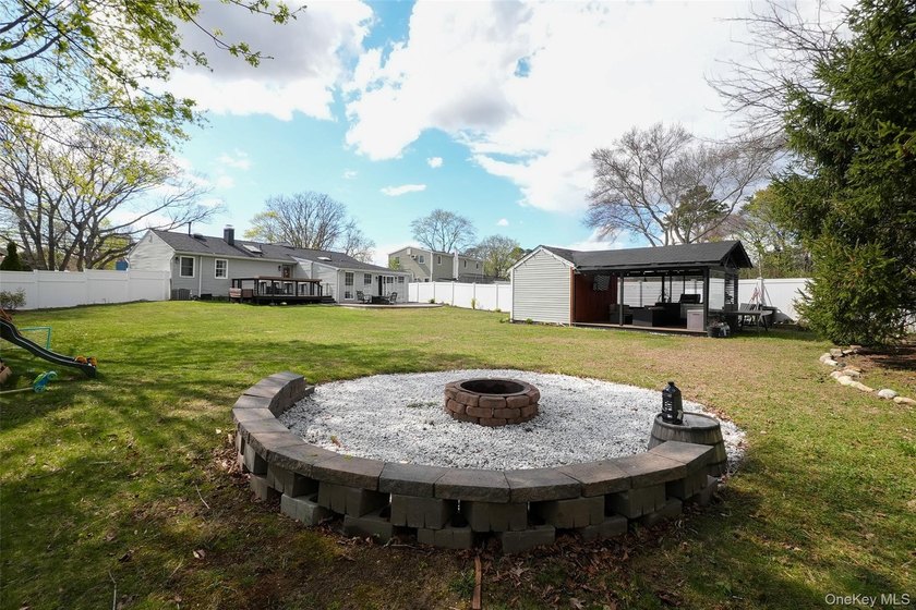 Beautifully maintained expanded ranch situated on nearly an acre - photo 34