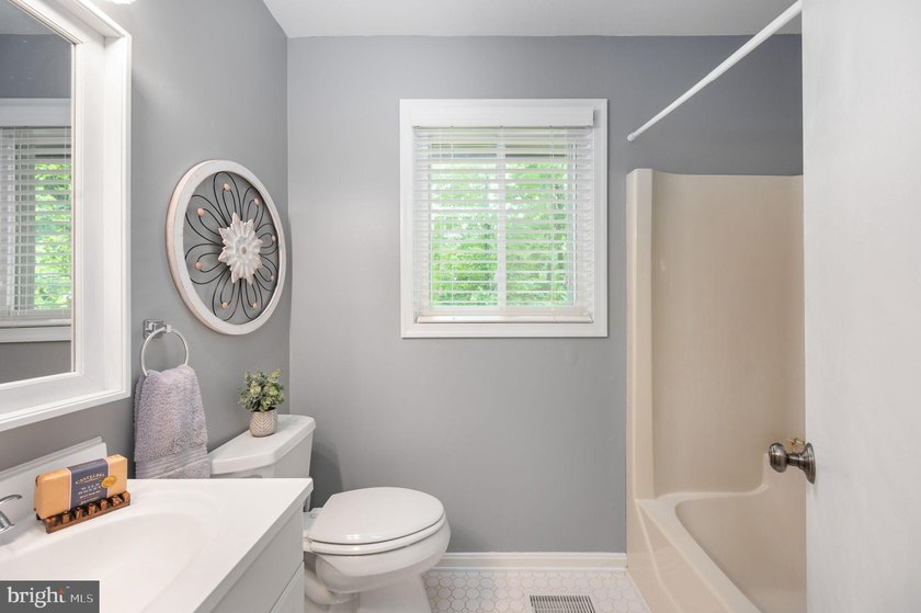 Welcome home to 103 Hillside Drive! Your private retreat in the - photo 37
