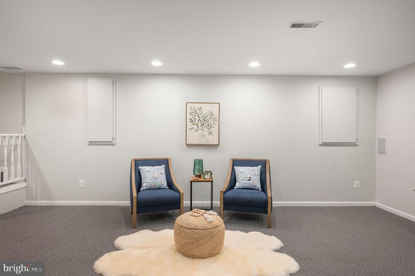 Welcome home to 103 Hillside Drive! Your private retreat in the - photo 40