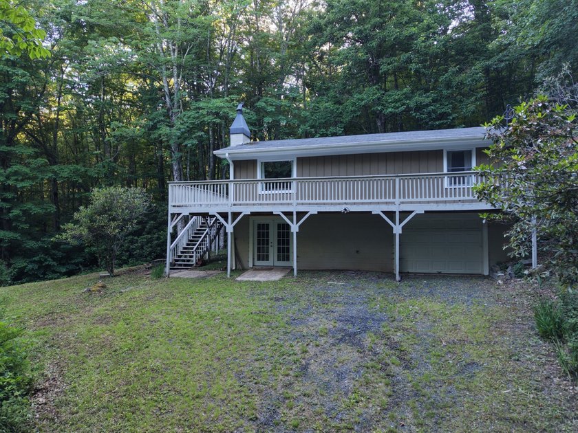 Escape to your own private retreat with this charming 2-bedroom - photo 4
