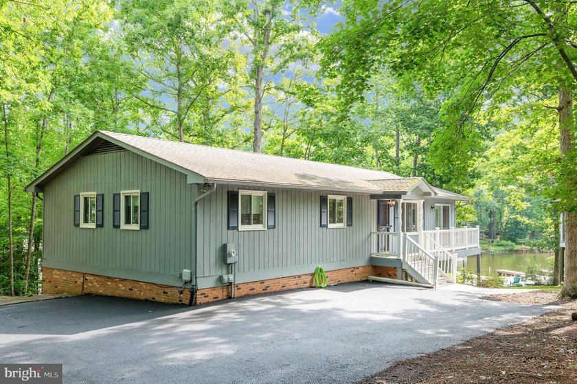 Welcome home to 103 Hillside Drive! Your private retreat in the - photo 50