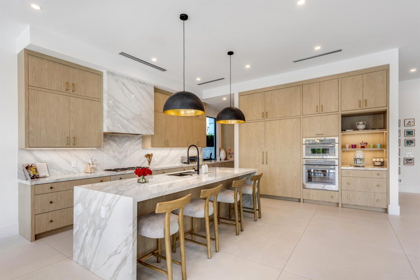 Coastal-Inspired Deepwater Estate sited on 80'+/- of - photo 15