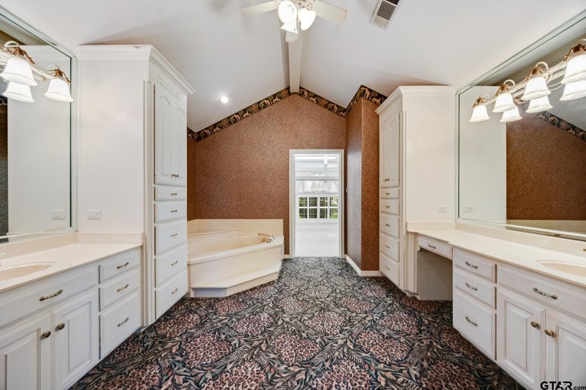New home on the golf course? Yes, please! This spacious home - photo 33
