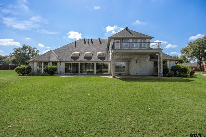 New home on the golf course? Yes, please! This spacious home - photo 45