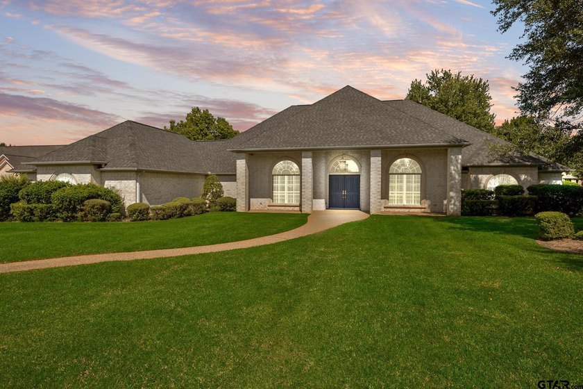 New home on the golf course? Yes, please! This spacious home - photo 47