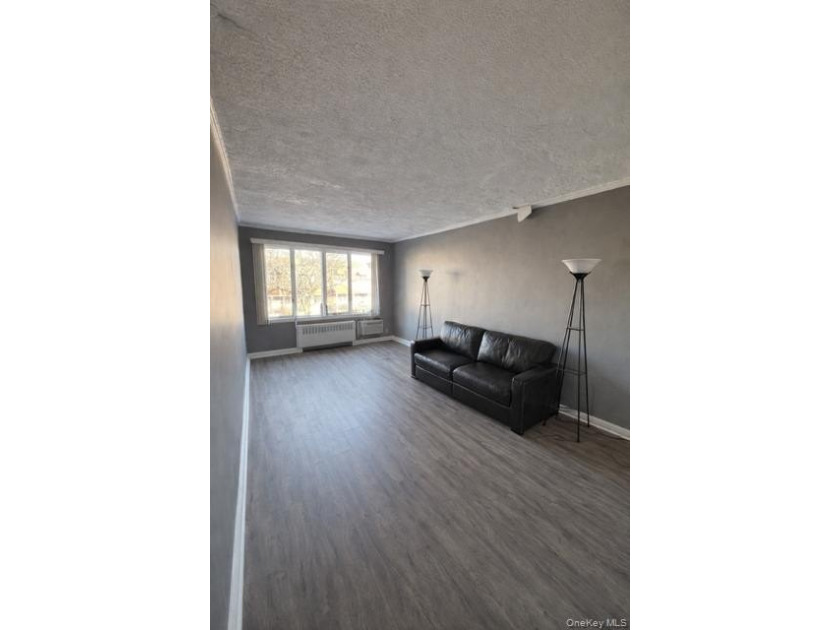 Welcome to this well-maintained Two-family w/ walk in; all - photo 4