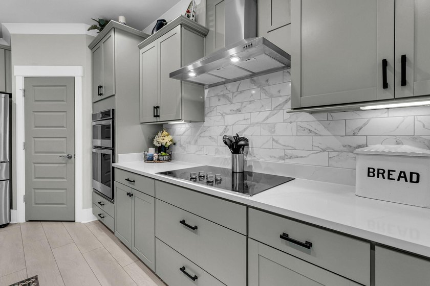 Welcome to 101 Garden Gate Way, a beautifully upgraded Castle - photo 14