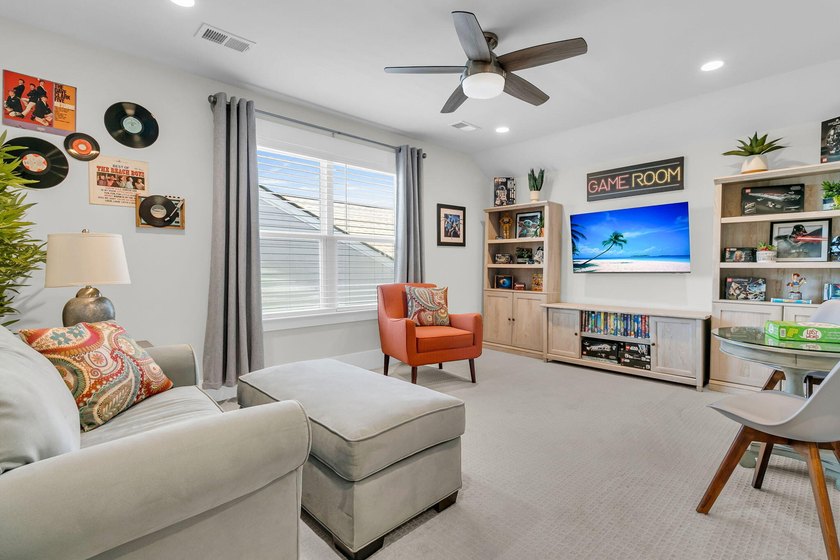 Welcome to 101 Garden Gate Way, a beautifully upgraded Castle - photo 34