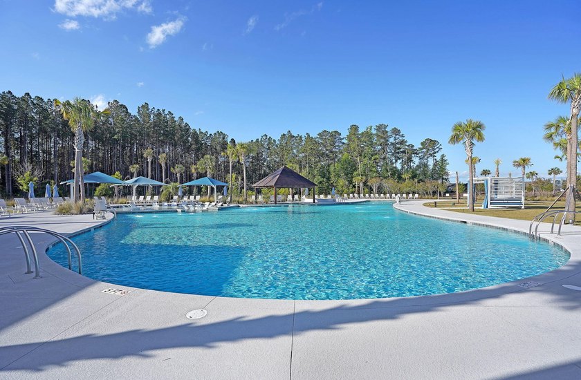 Welcome to 101 Garden Gate Way, a beautifully upgraded Castle - photo 50