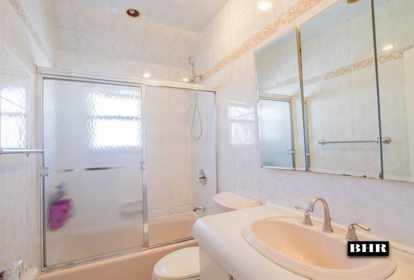 Manhattan Beach - Fully Detached Single-Family Home. Welcome to - photo 12