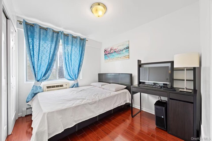 Spacious and beautiful 2 bed 2 bath condo with terrace - photo 13