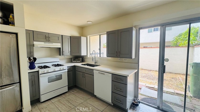 Welcome to the desirable Green Meadows West community, offering - photo 9