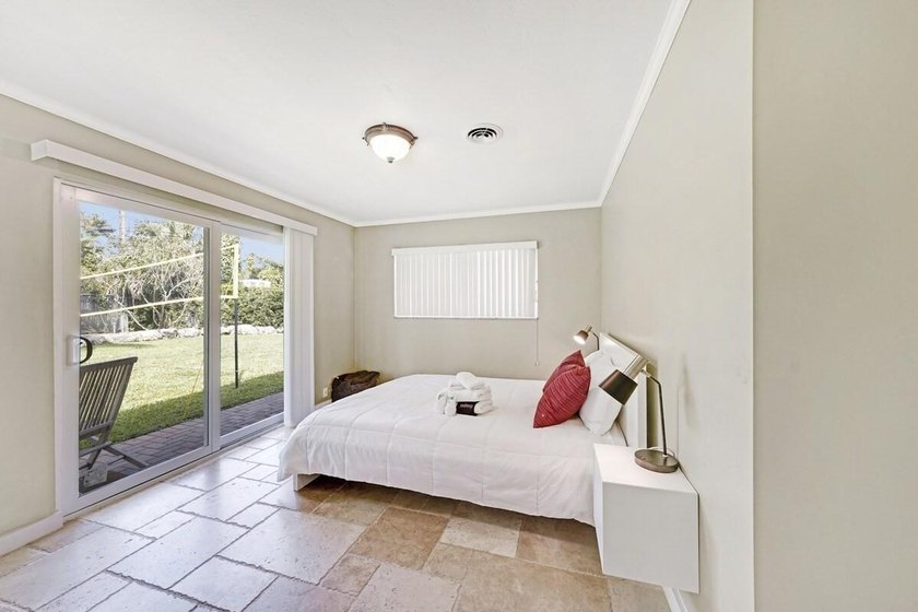 *Income-Producing Pool Home + Guest House Potential*. Investor - photo 19