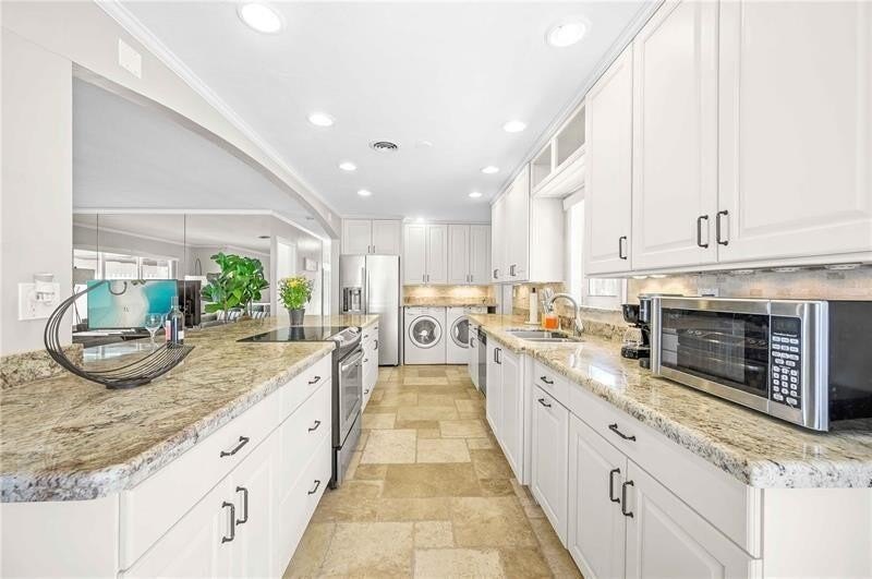 *Income-Producing Pool Home + Guest House Potential*. Investor - photo 32