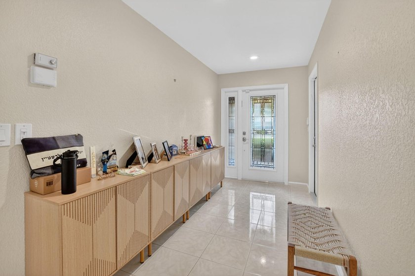 Welcome to this single-story residence in Boca Greens 5, Boca - photo 5