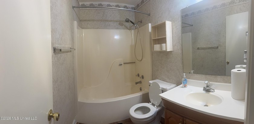 Well - Maintain 3 bedroom 1.5 bath home located in Gautier , MS - photo 7