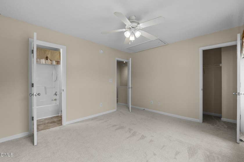Beautifully maintained and extensively updated 2-bedroom, 2 - photo 22