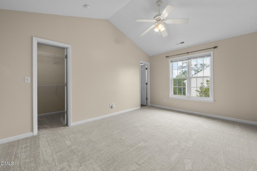 Beautifully maintained and extensively updated 2-bedroom, 2 - photo 25