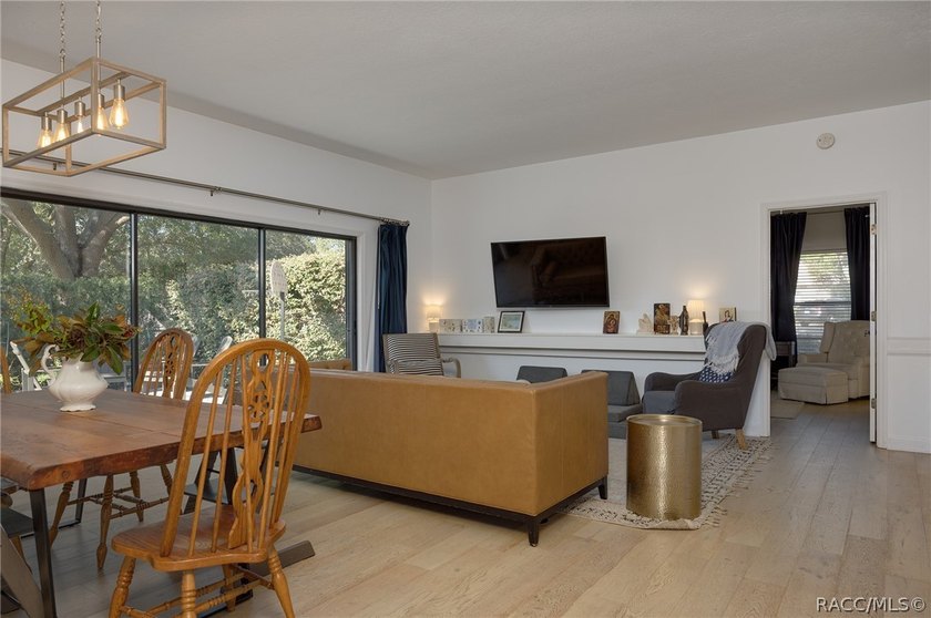 description: Beneath the shade of grand oaks, this updated 3-bed - photo 16