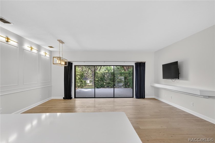 description: Beneath the shade of grand oaks, this updated 3-bed - photo 20