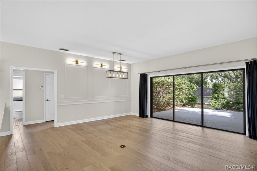 description: Beneath the shade of grand oaks, this updated 3-bed - photo 22