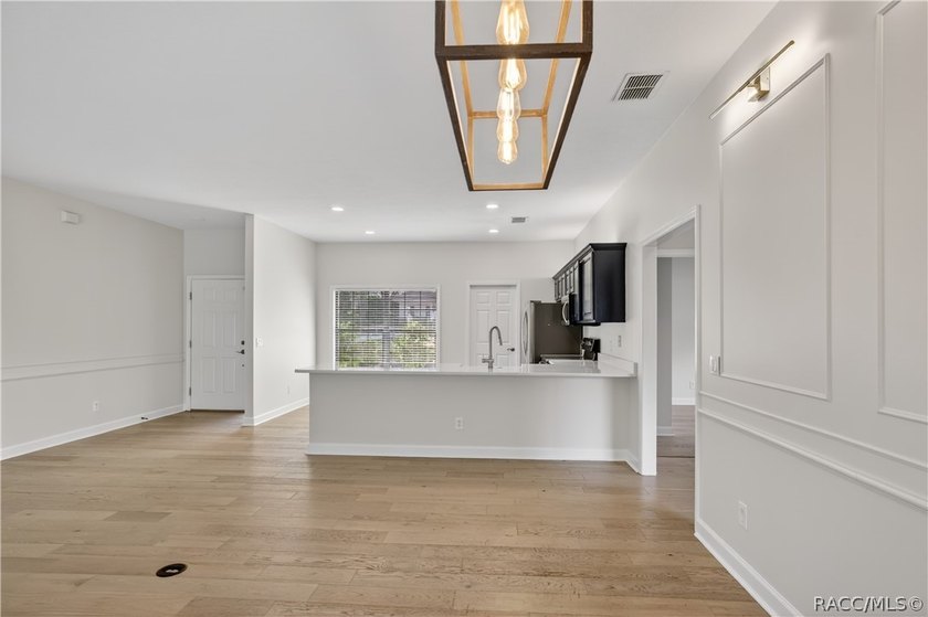 description: Beneath the shade of grand oaks, this updated 3-bed - photo 26