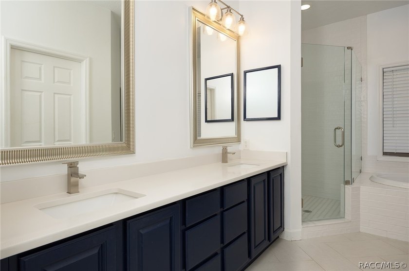 description: Beneath the shade of grand oaks, this updated 3-bed - photo 32