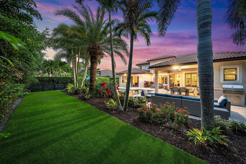 Welcome to this highly sought-after Stonegate model, located - photo 3