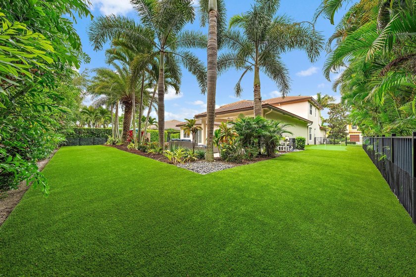 Welcome to this highly sought-after Stonegate model, located - photo 10